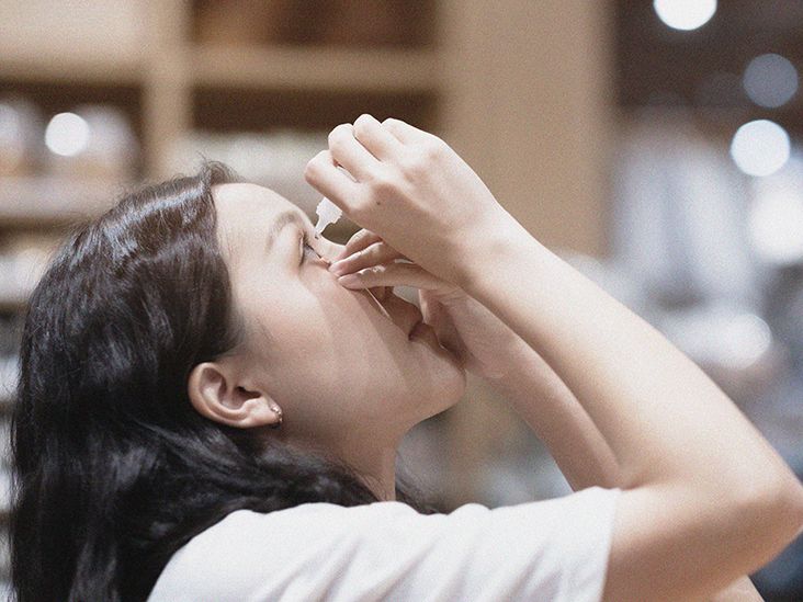 Does castor oil help dry eyes?