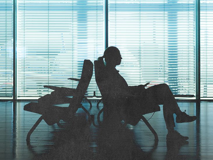 What is the average age of diagnosis for Crohn's disease?