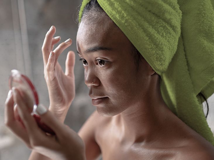 Serum or moisturizer first? The right order for skin care