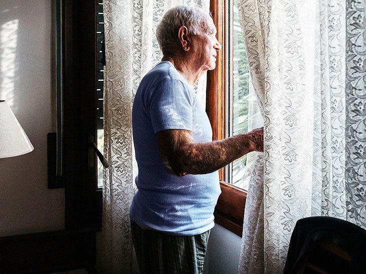 Dementia paranoia: Causes and how to respond