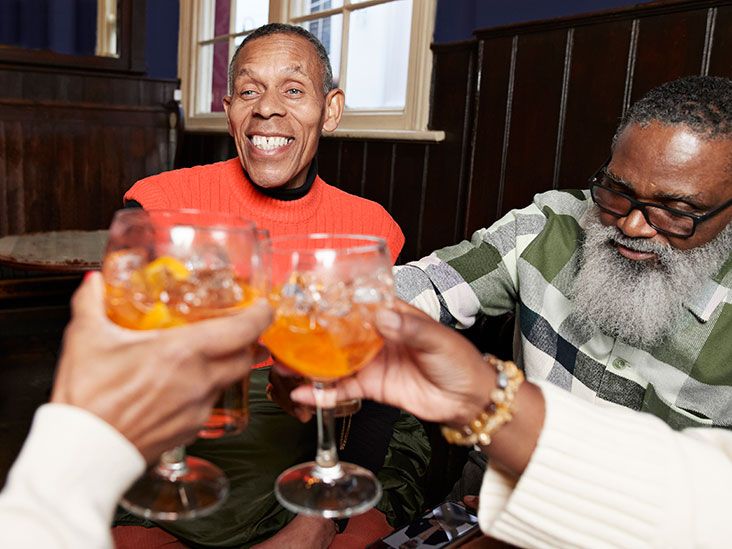 Alcohol and macular degeneration What’s the link?