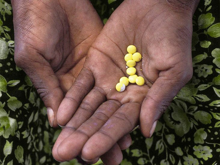 Too much vitamin B12: Level and side effects
