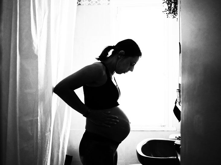 Pregnant with a high white blood cell count: Causes and symptoms