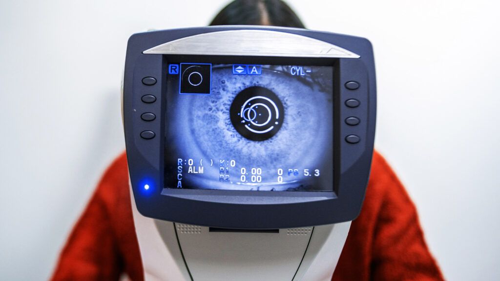 A person undergoing glaucoma tests. -1