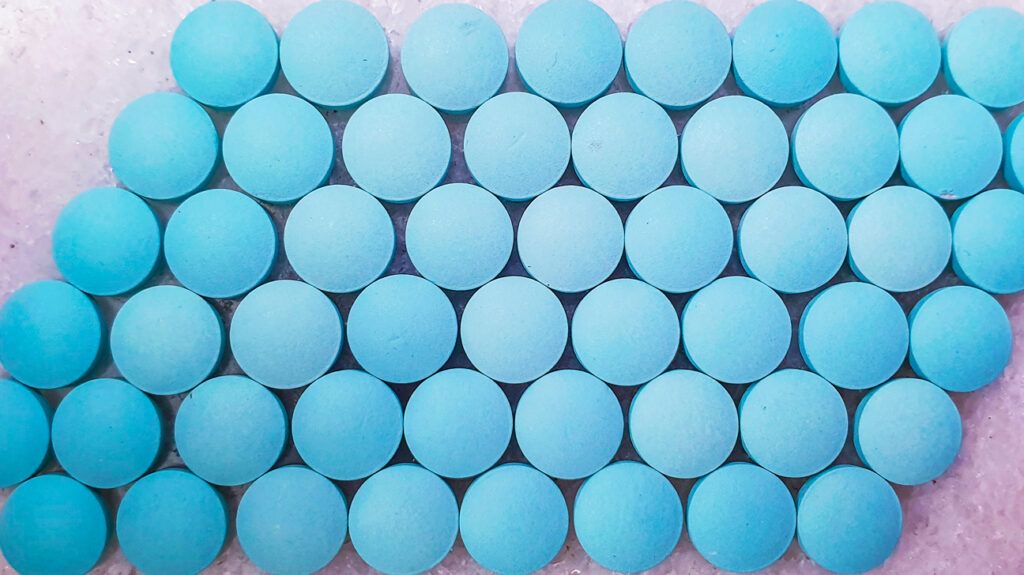 Blue laxative pills -1.