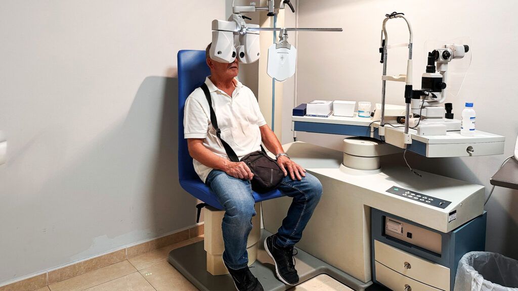 A person getting their eye examined for retinal tears -1.