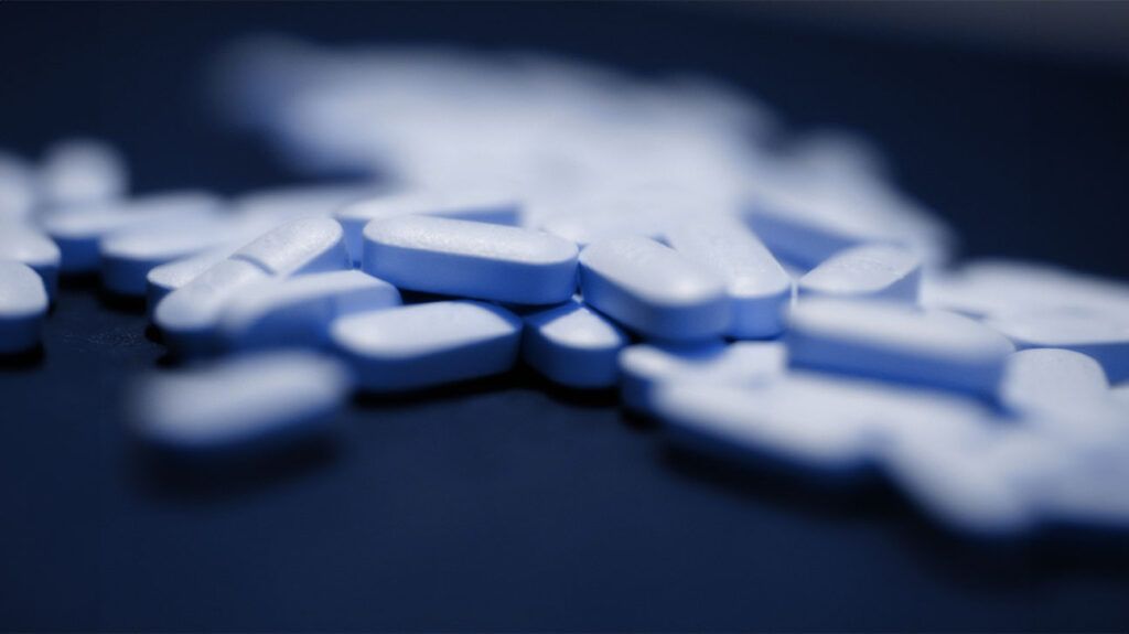 Image of pills on a dark background