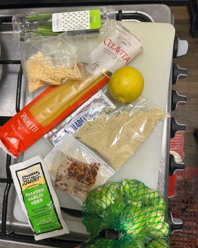 An MNT reviewer's image of the HelloFresh meal kit contents.