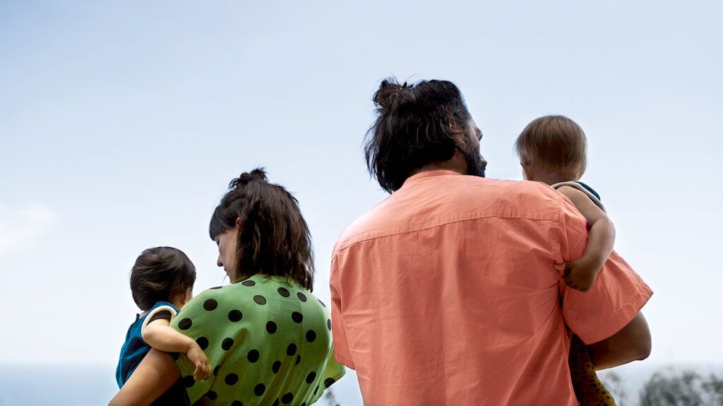 An image of a family from behind-1.