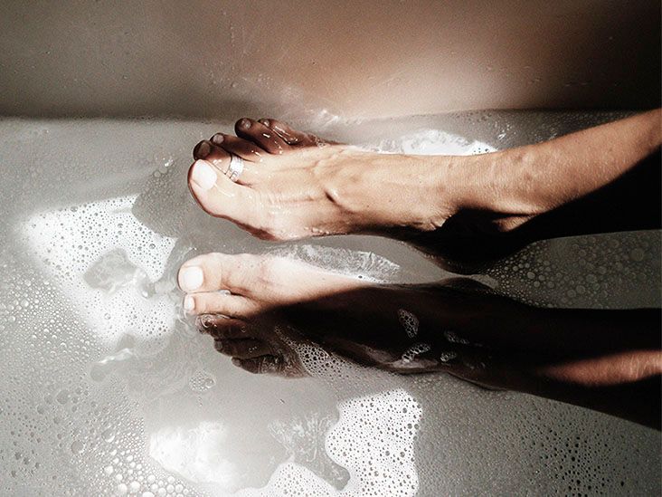 Can baths worsen urinary tract infections (UTIs)? What to consider