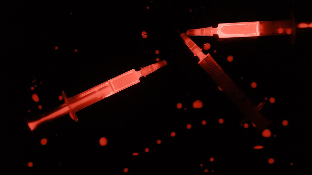 Fluorescent syringes