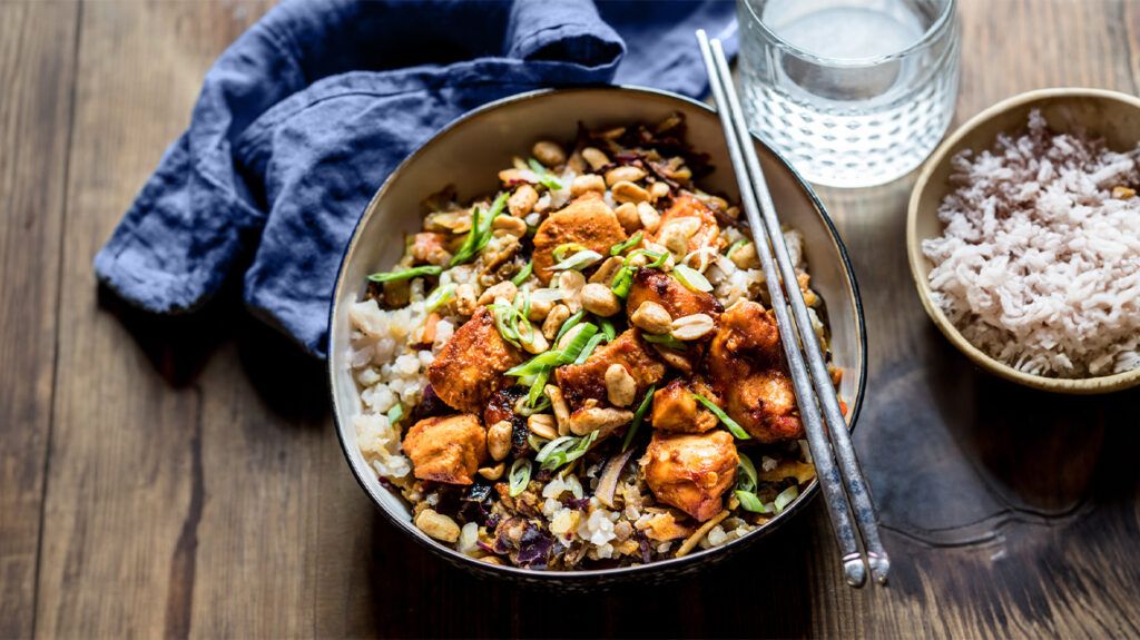 bowl of sriracha chicken