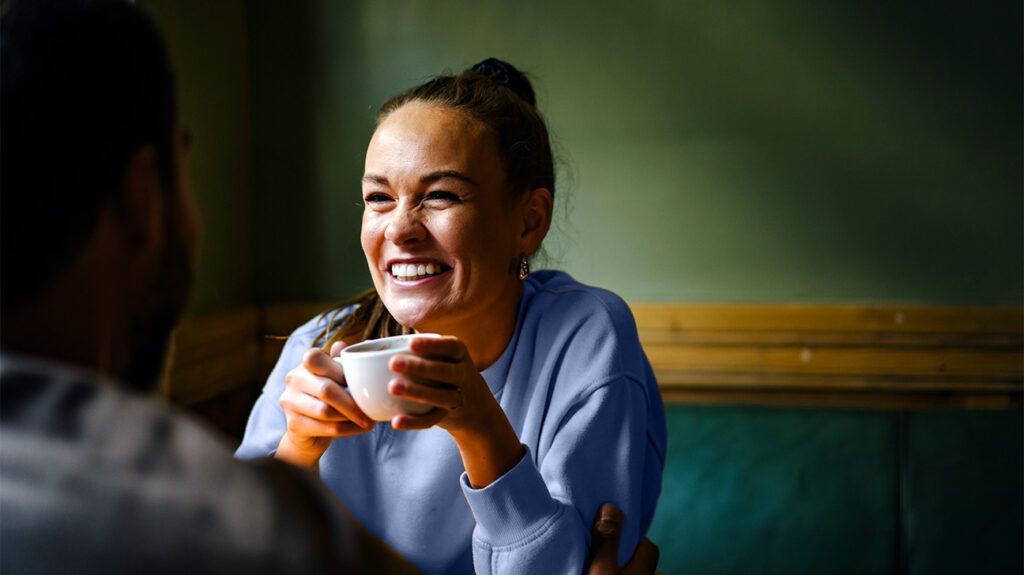 Can a person with hypothyroidism safely drink coffee?
