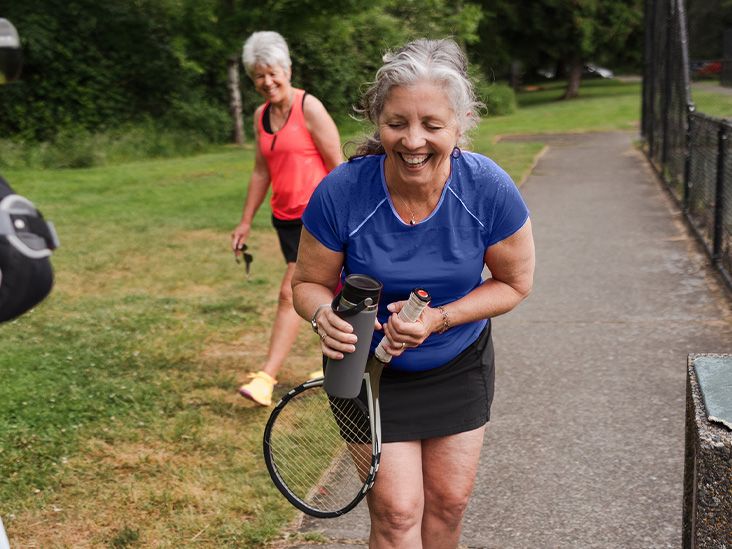 Social activities for seniors: Benefits and examples