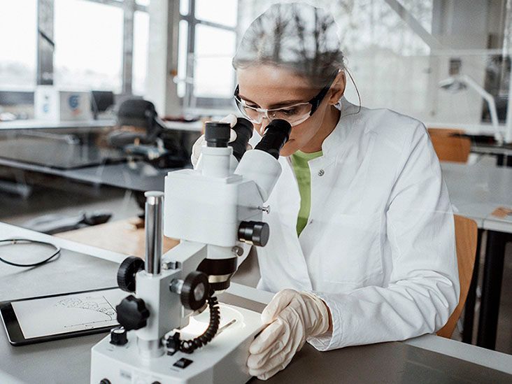 What tests are used to diagnose short bowel syndrome?