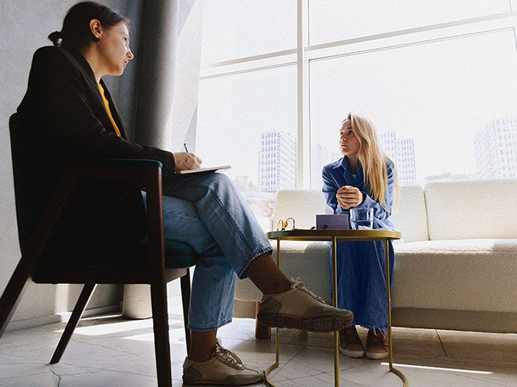 Can a therapist diagnose post-traumatic stress disorder (PTSD)?