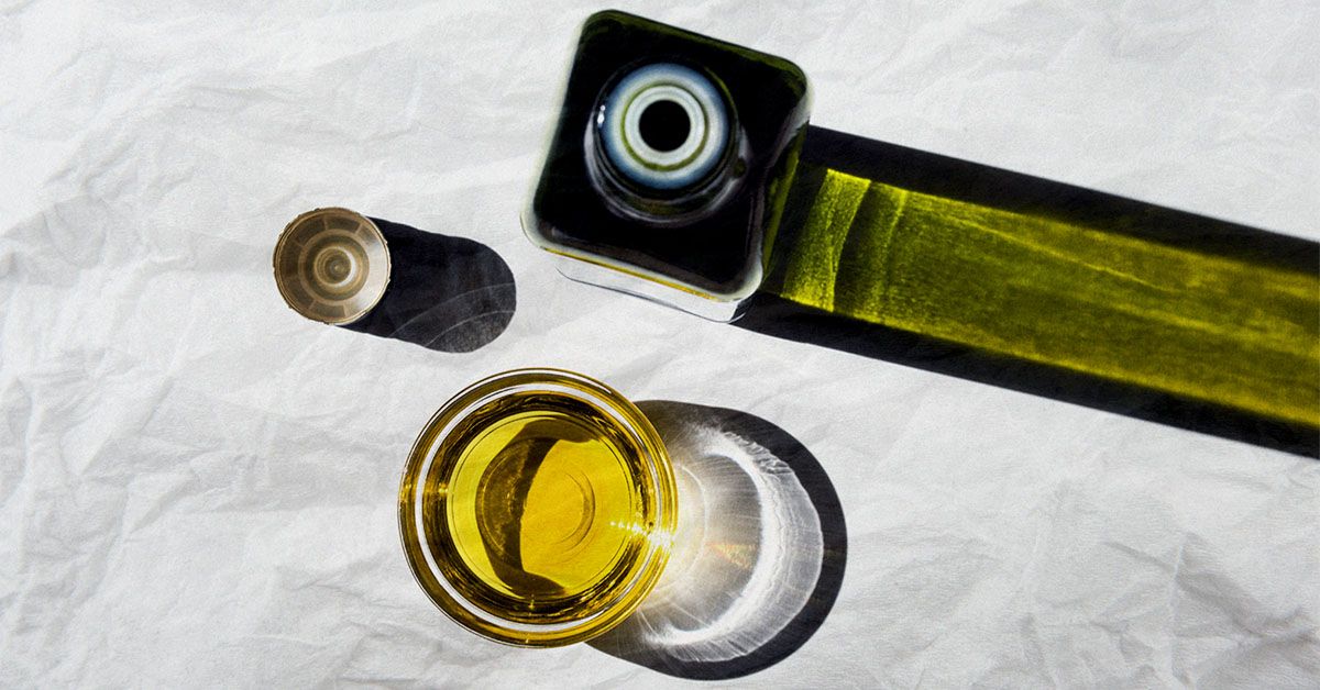 Olive oil for the skin: Benefits, uses, and risks Olive oil for the skin: Benefits, uses, and risks