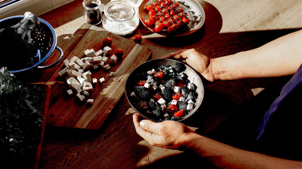 Low-Fat Vegan Diet May Enhance Weight Loss Compared to Mediterranean Diet