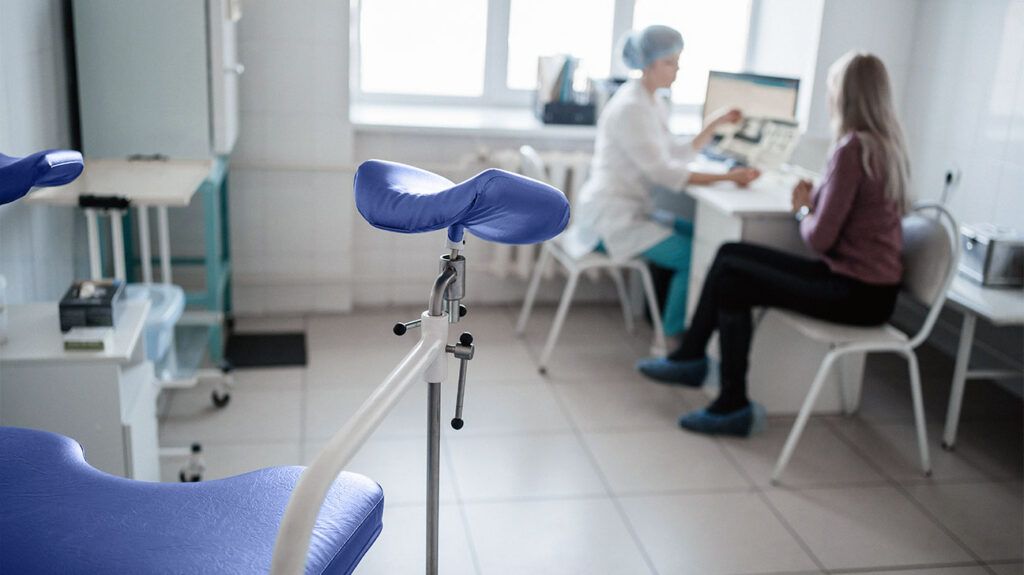 Podyum sahnalari ortidagi yashirin kamera Kvartirada jinsiy aloqa yashirin video