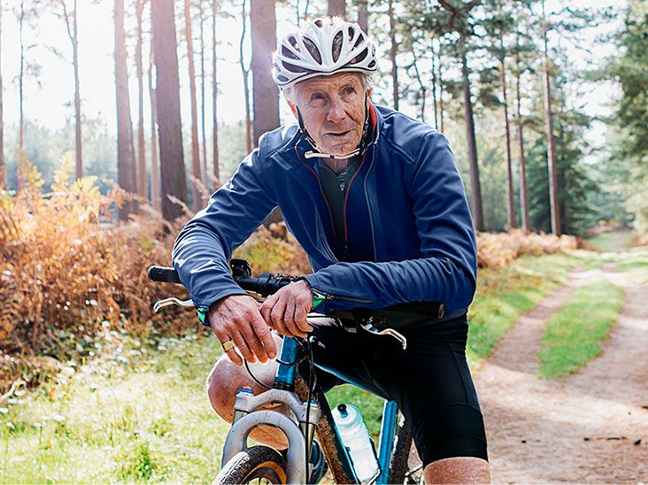 What are the warning signs of hypertrophic cardiomyopathy?