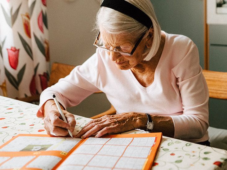 Large psilocybin dose briefly improved dementia in case study: What to know