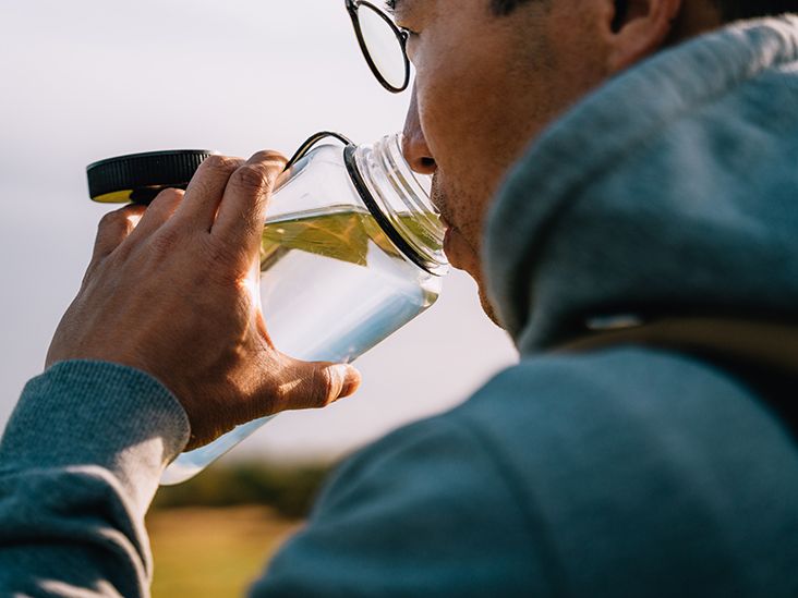 Tap water may be better than mineral water when taking pills, according to recent research