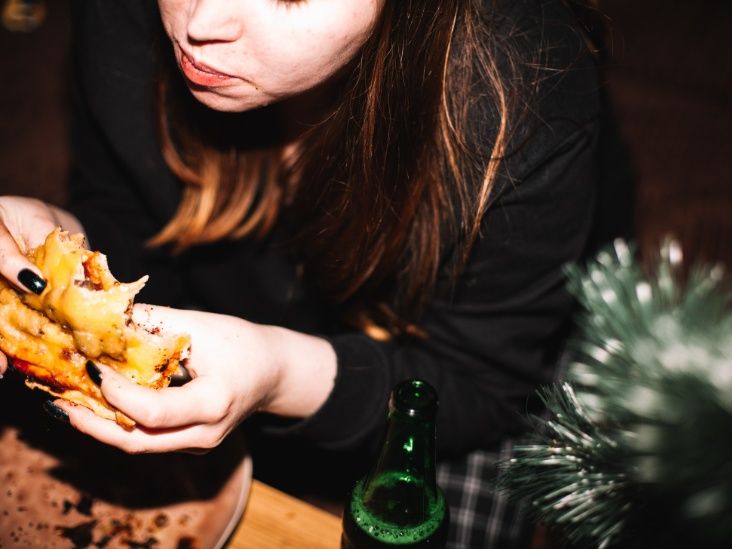 Can being a night owl increase the risk of weight gain?
