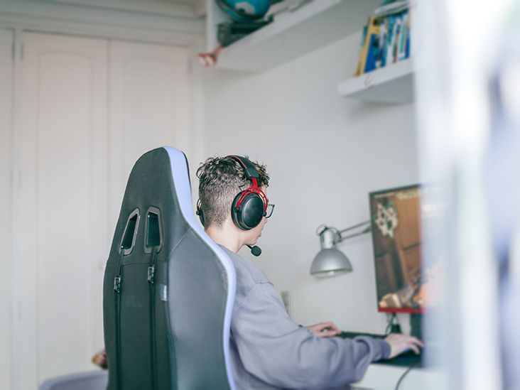 The positive connection between games and online learning - The